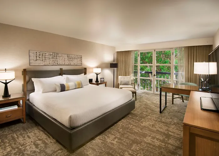 Hotel Mission Palms Tempe